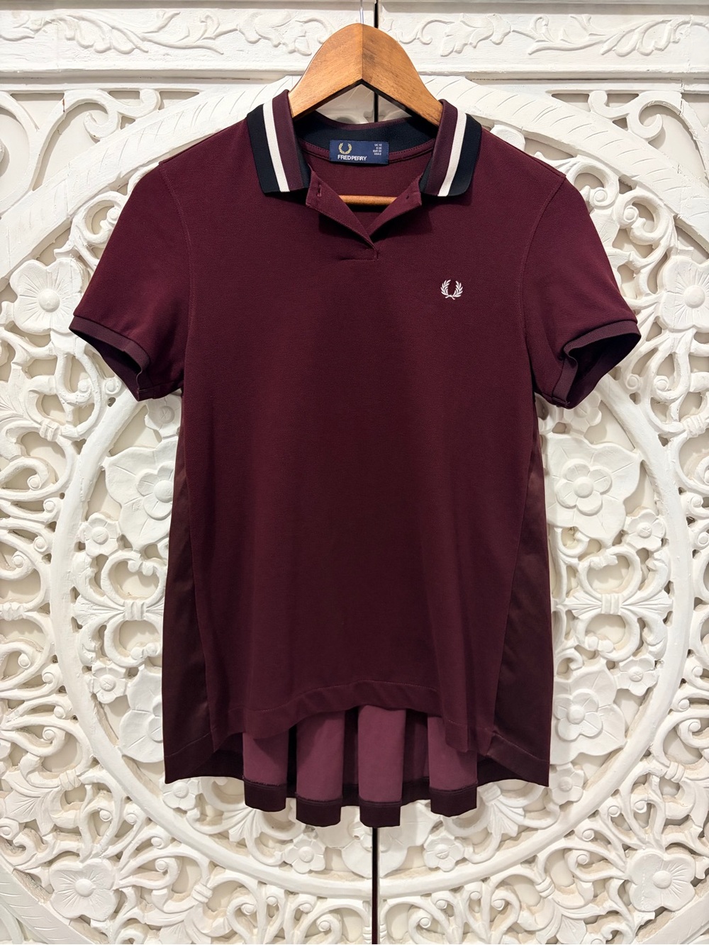 Fred Perry Women’s Pleated Back Polo Shirt Burgundy UK 10 US 6 Sample